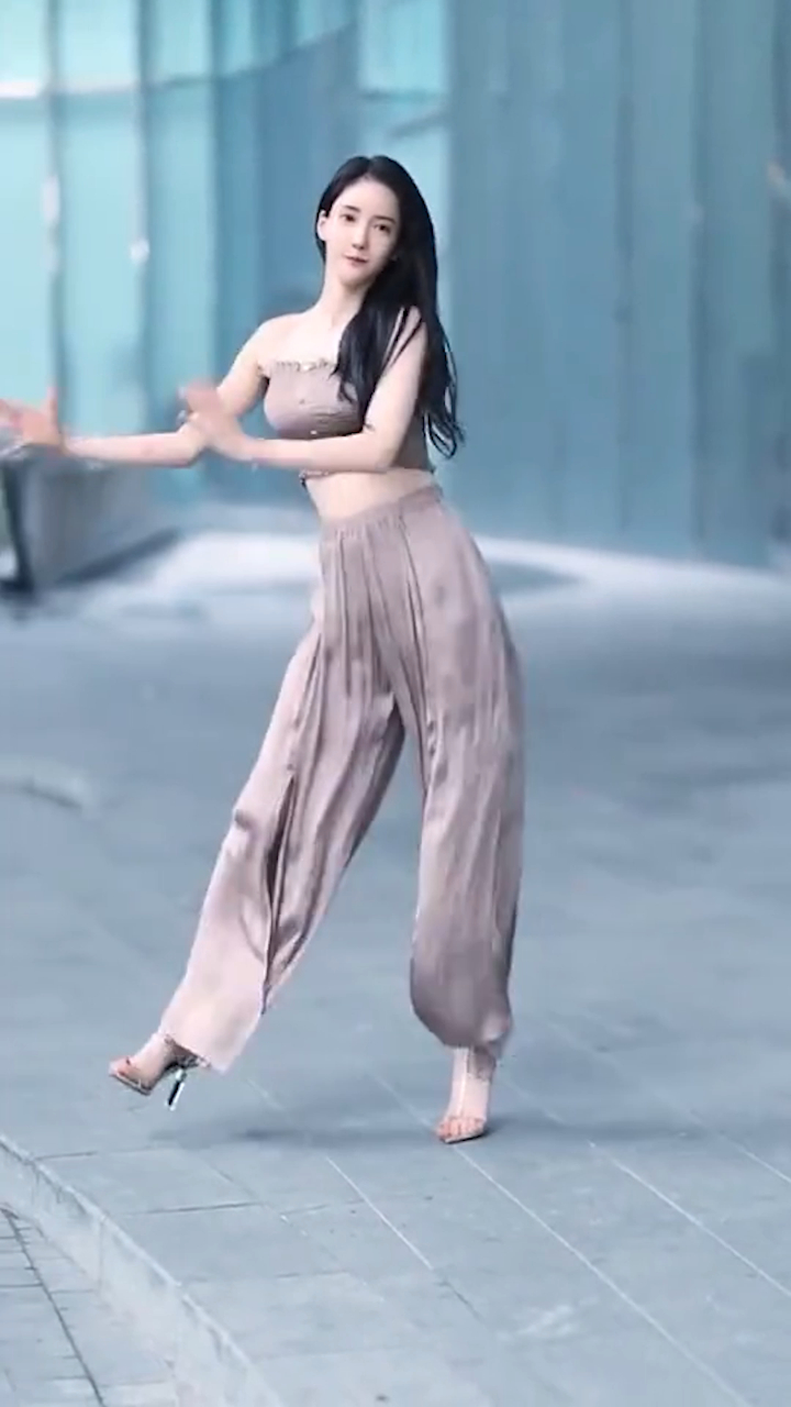 街拍:美女易阳冬季穿搭