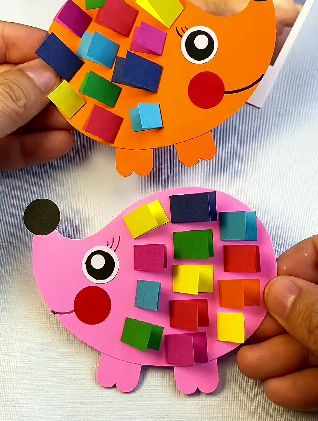 教大家用卡纸做只五彩小刺猬,非常简单,一看就会!-度小视