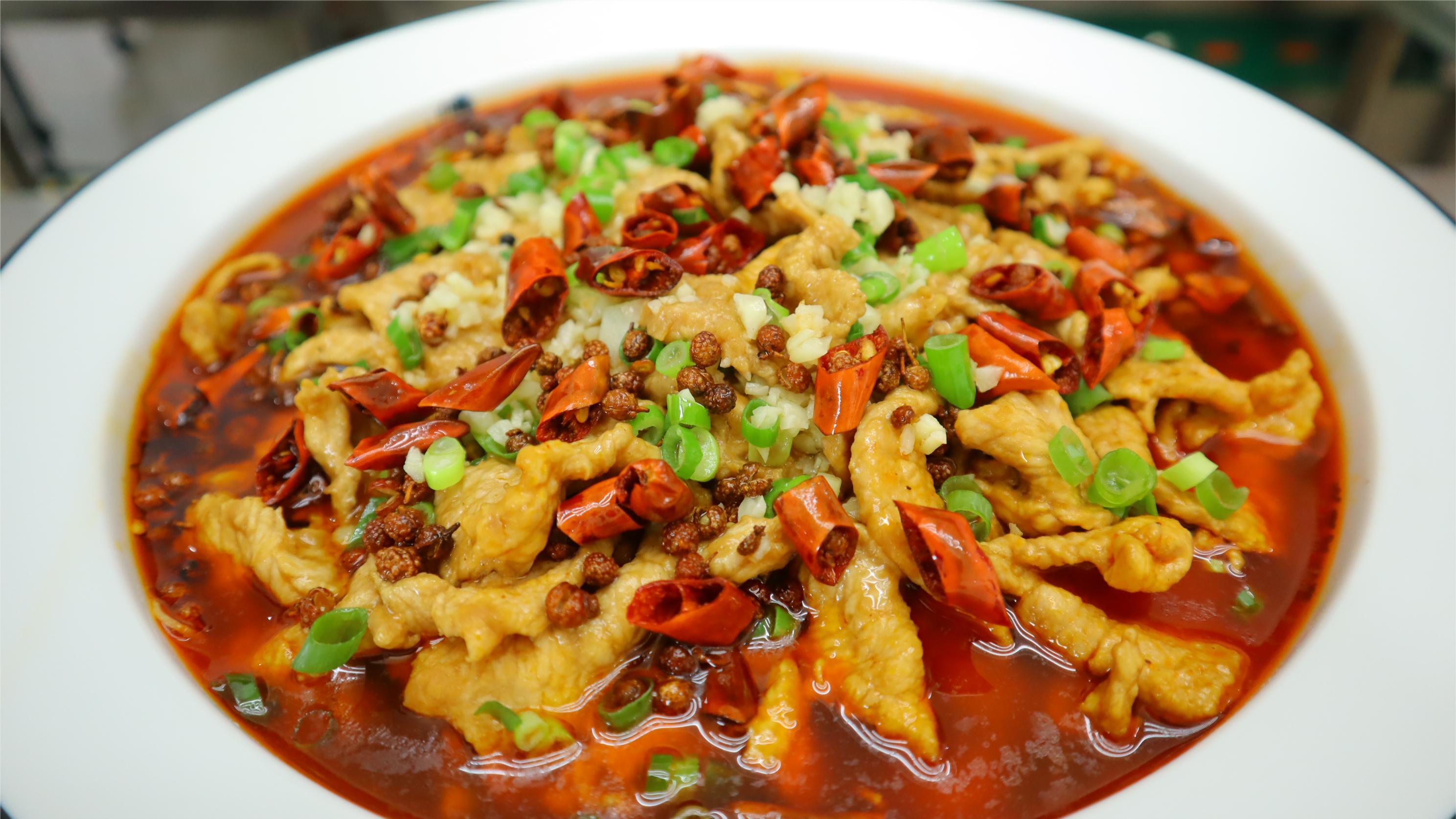 这才是“水煮肉片”正确的做法,农村媳妇讲解详细,没看完就饿了