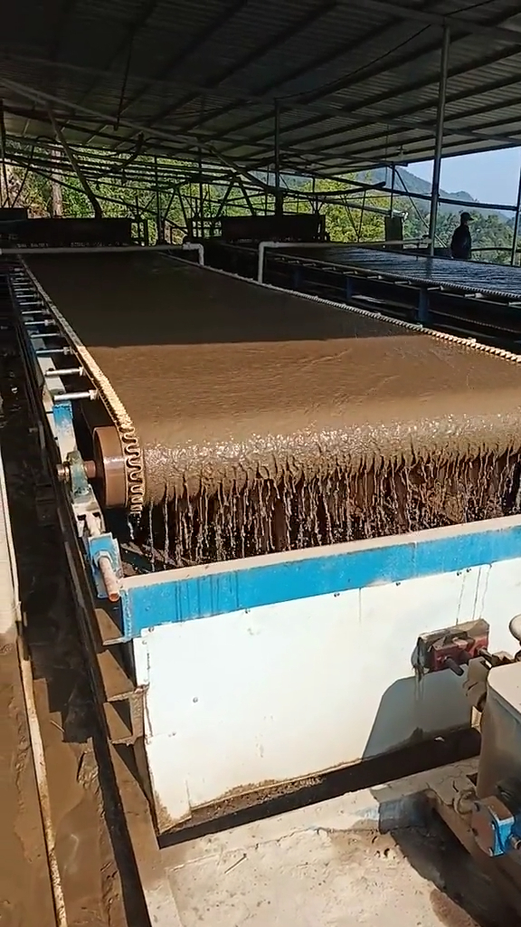 布沟机 毛毯机 钨锡金尾矿选矿回收机 悬振毛毯机-度小视