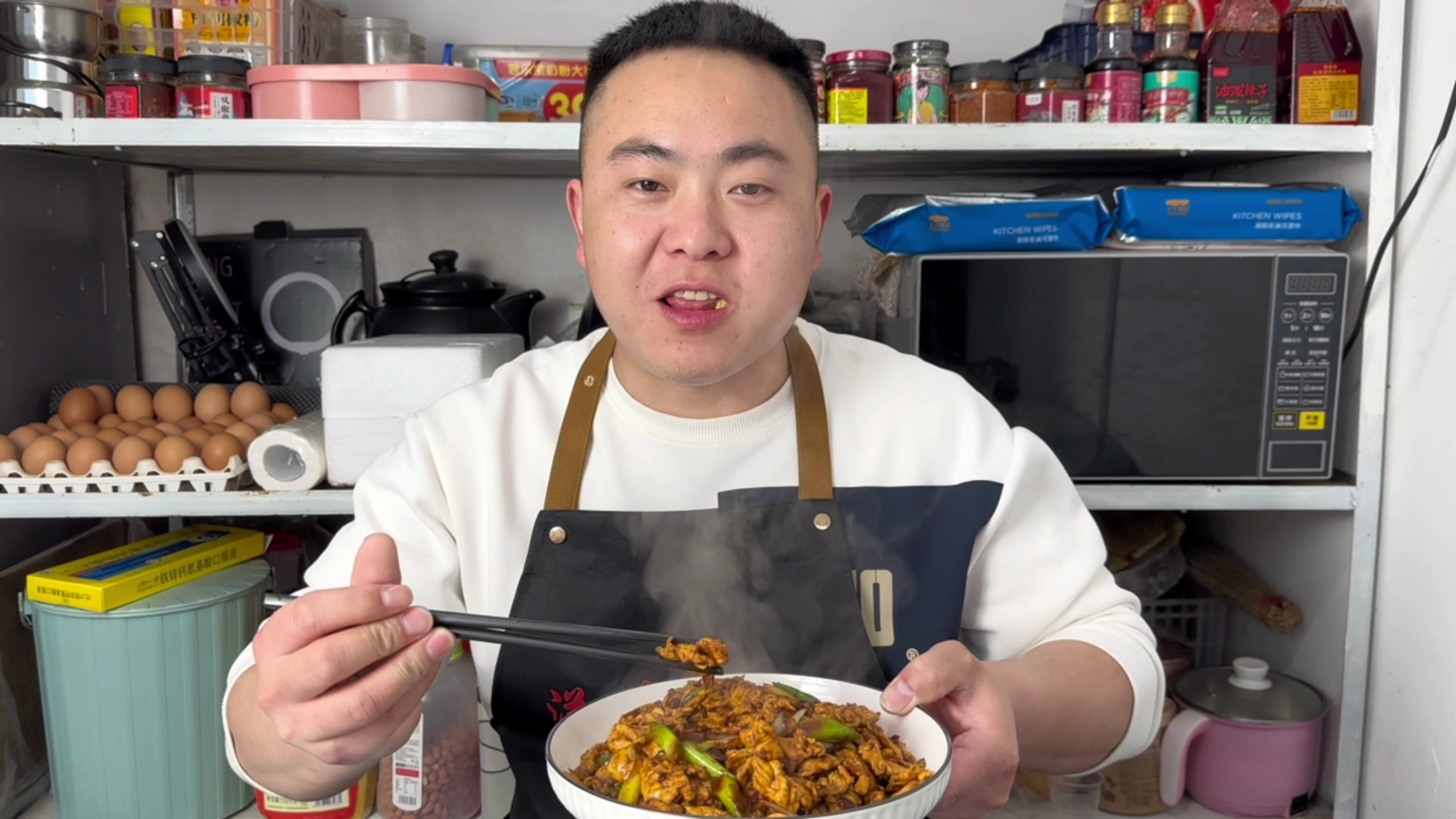 酱炒鸡蛋这样做才香,酱香浓郁,拌饭拌面条都不错,赶紧收藏吧