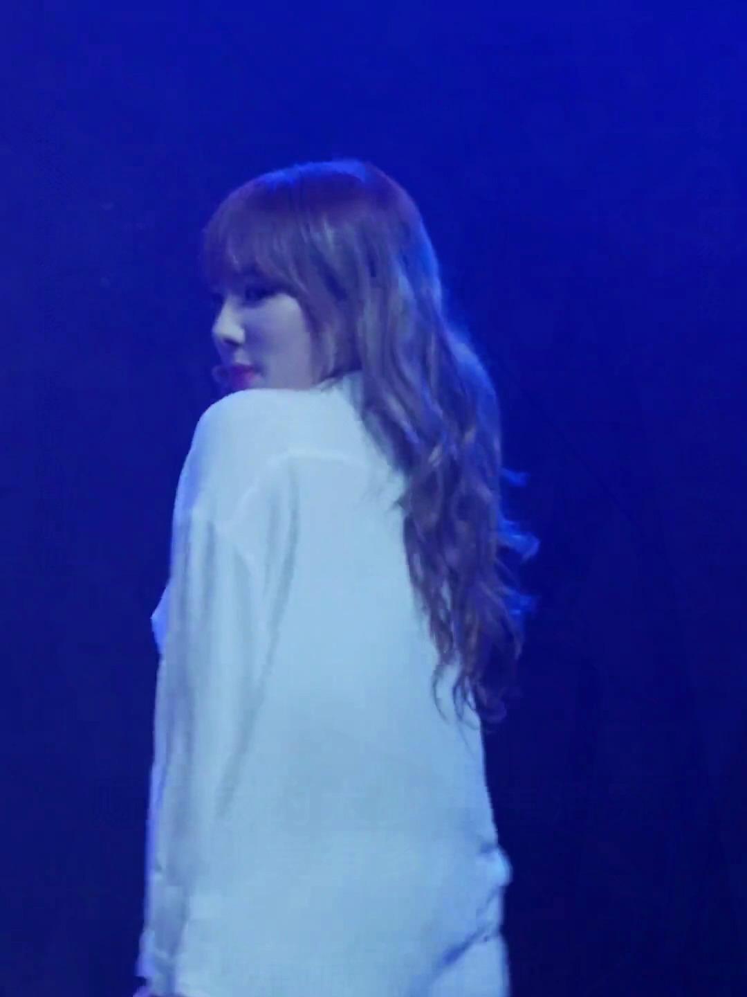 还记得上学那个穿白衬衫的女孩吗?魔性扭胯舞 韩国女团