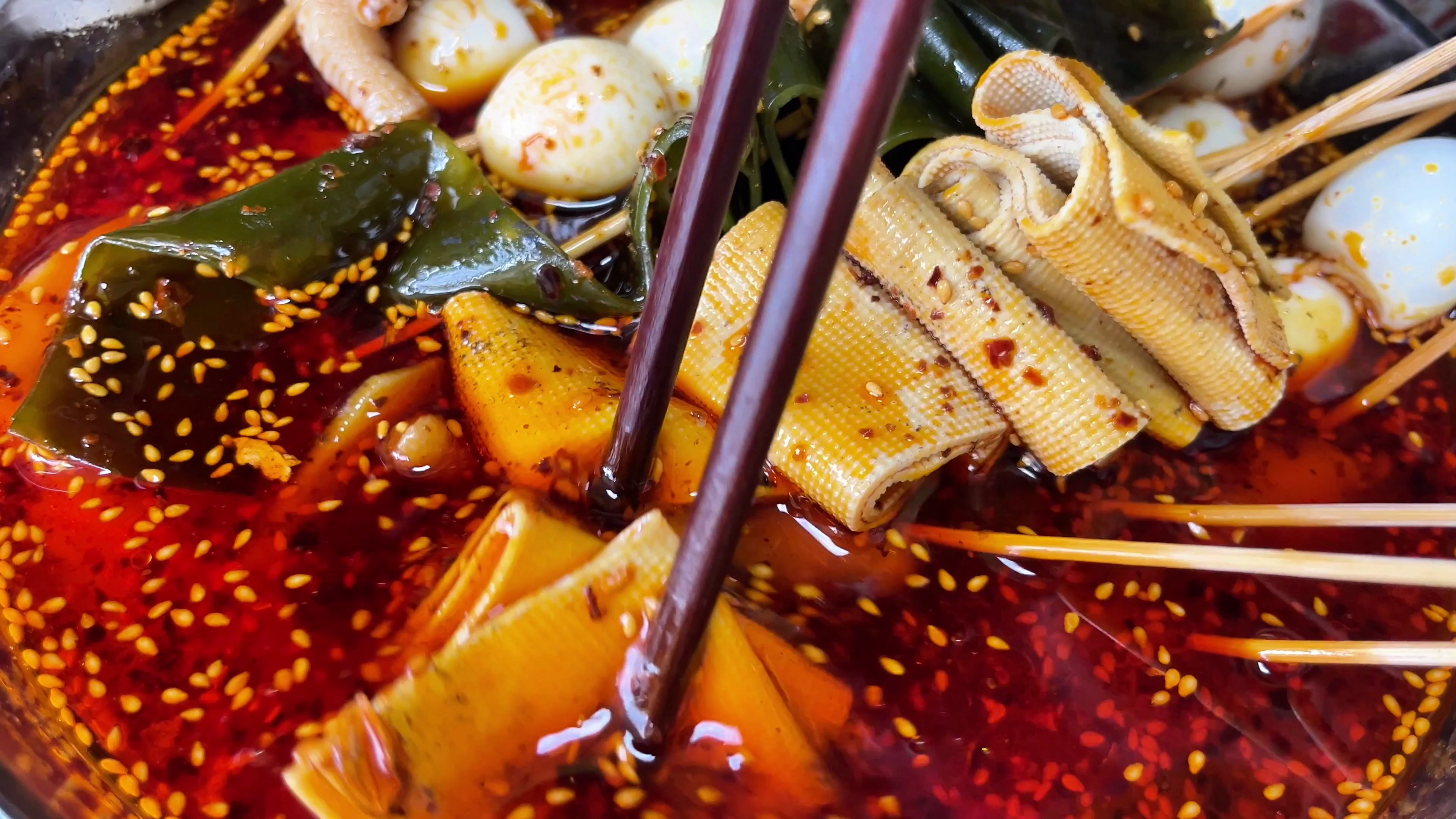 冷串钵钵鸡，在家自己就能做，香辣爽口，吃着好过瘾！