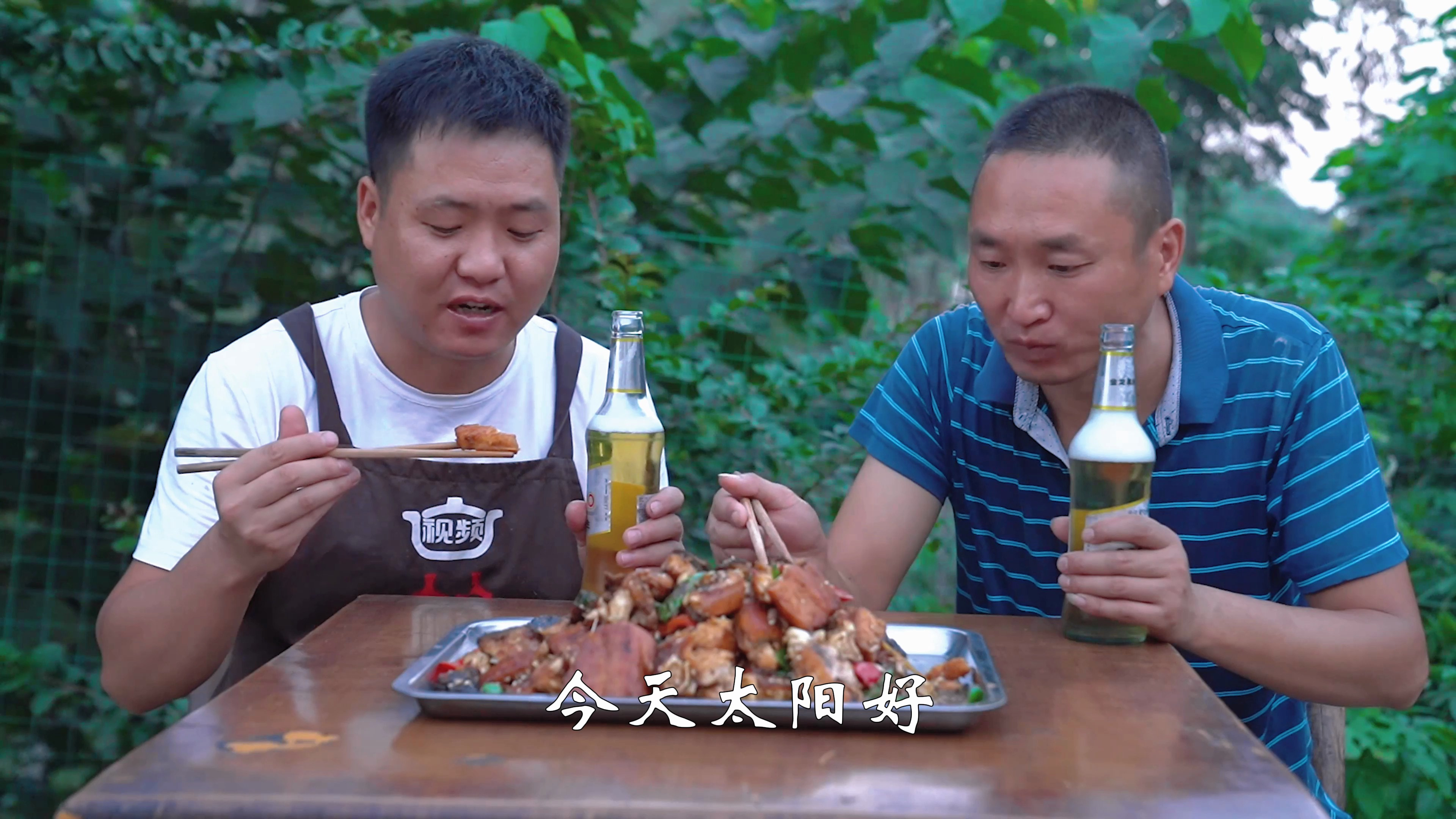 湖北人爱吃的干煸糍粑鱼，出锅麻辣香酥，下酒真爽