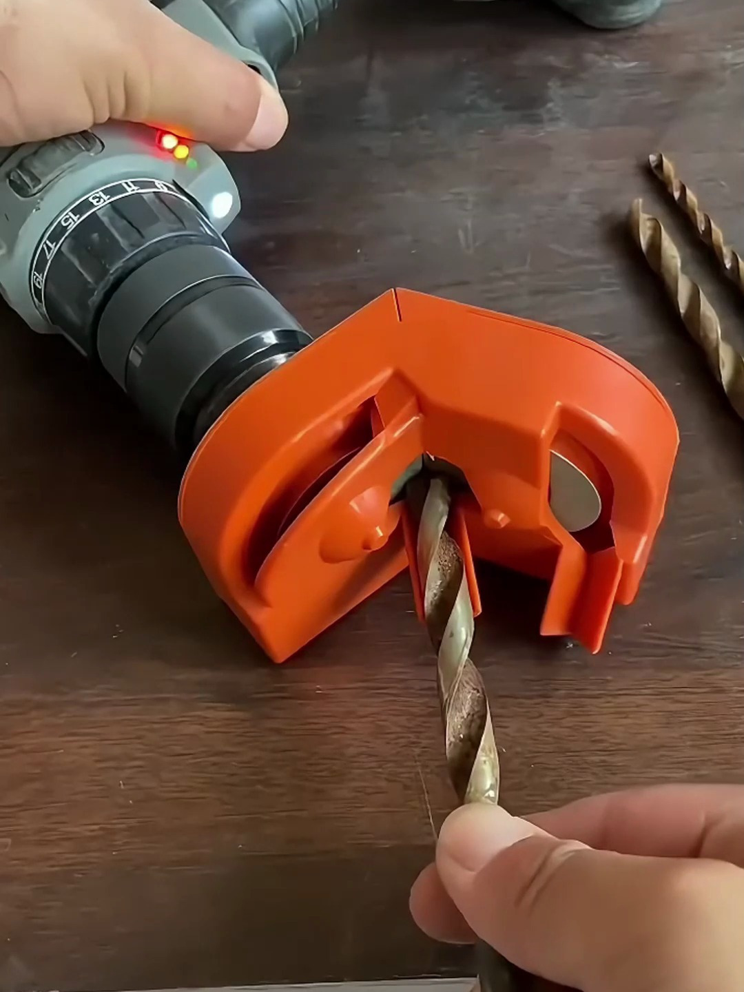 多功能磨钻头神器,旧钻头用它三秒变新钻头,简单方便又好用