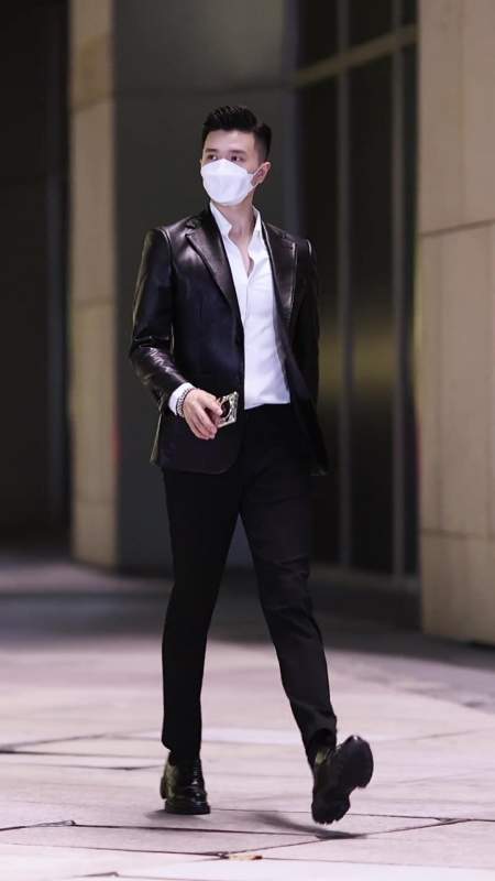 男人不一定要帅,但一定要有气质 西装杀 霸气出场走路带风 街-度小视