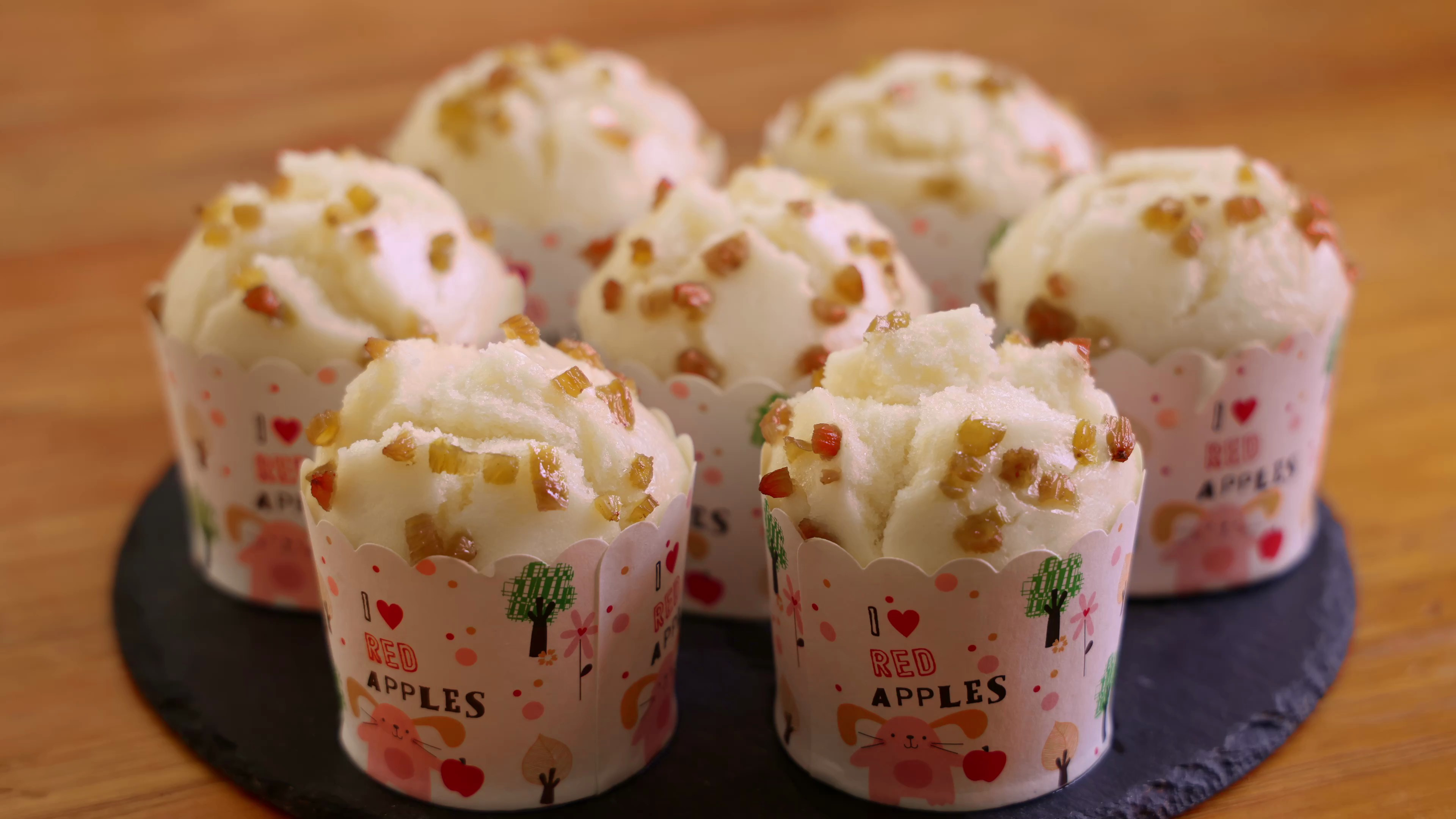 不用复杂的食材也可以做米糕,简单好吃,个个开花