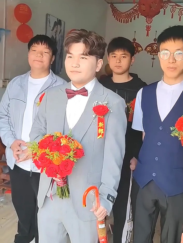 婚礼幸福瞬间,农村婚礼现场,新郎迎娶新娘喽!