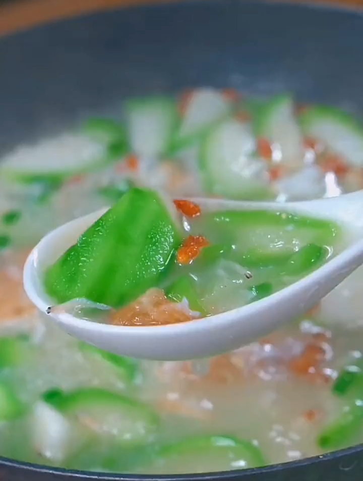 虾皮丝瓜汤的家常做法,汤鲜味美,非常好吃-度小视