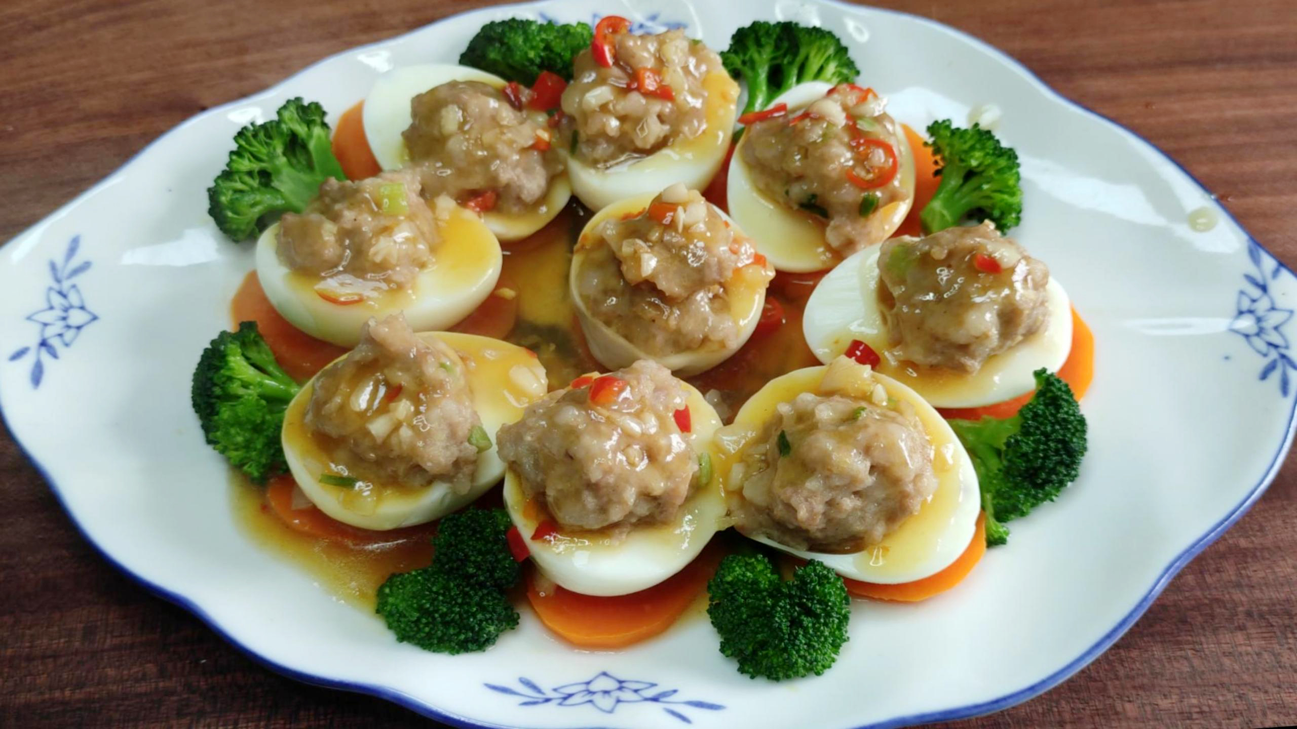 厨师长教的鸡蛋包肉的家常做法,不用炒不用煎,营养健康又美味