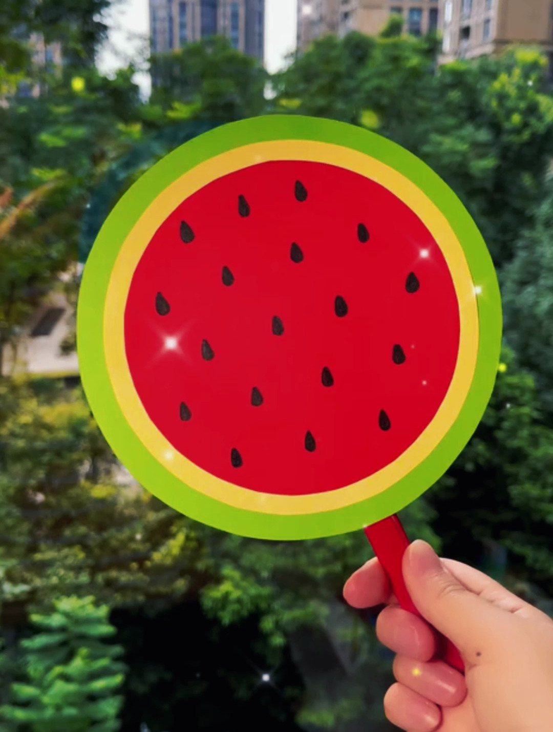 创意手工:做一个西瓜小扇子送给爸爸吧-度小视