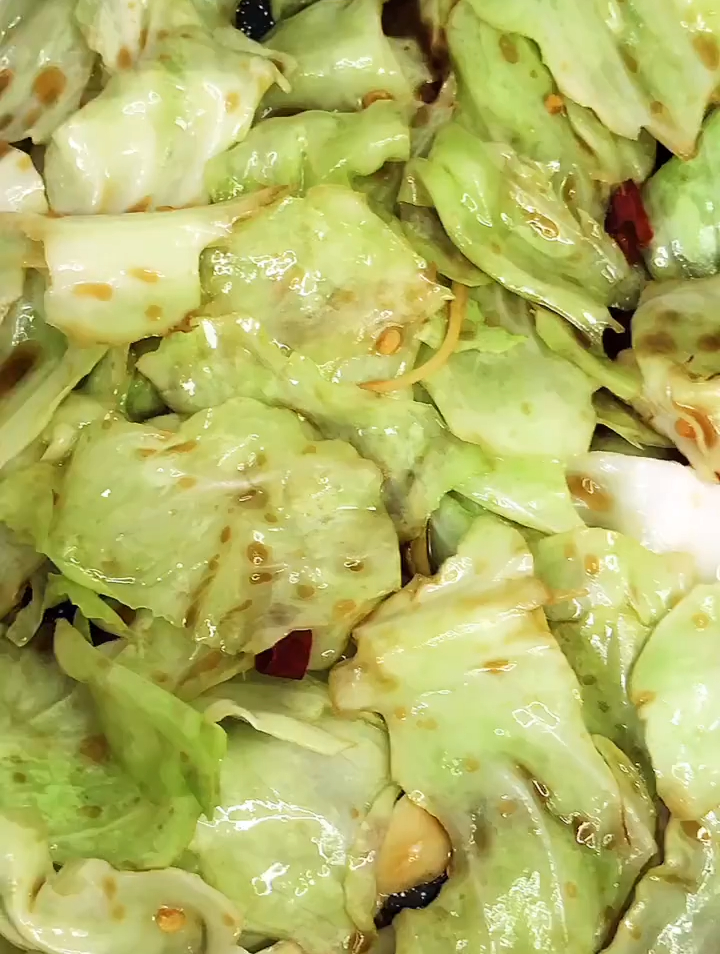 秘酸甜脆爽又下饭的手撕包菜一分钟学会