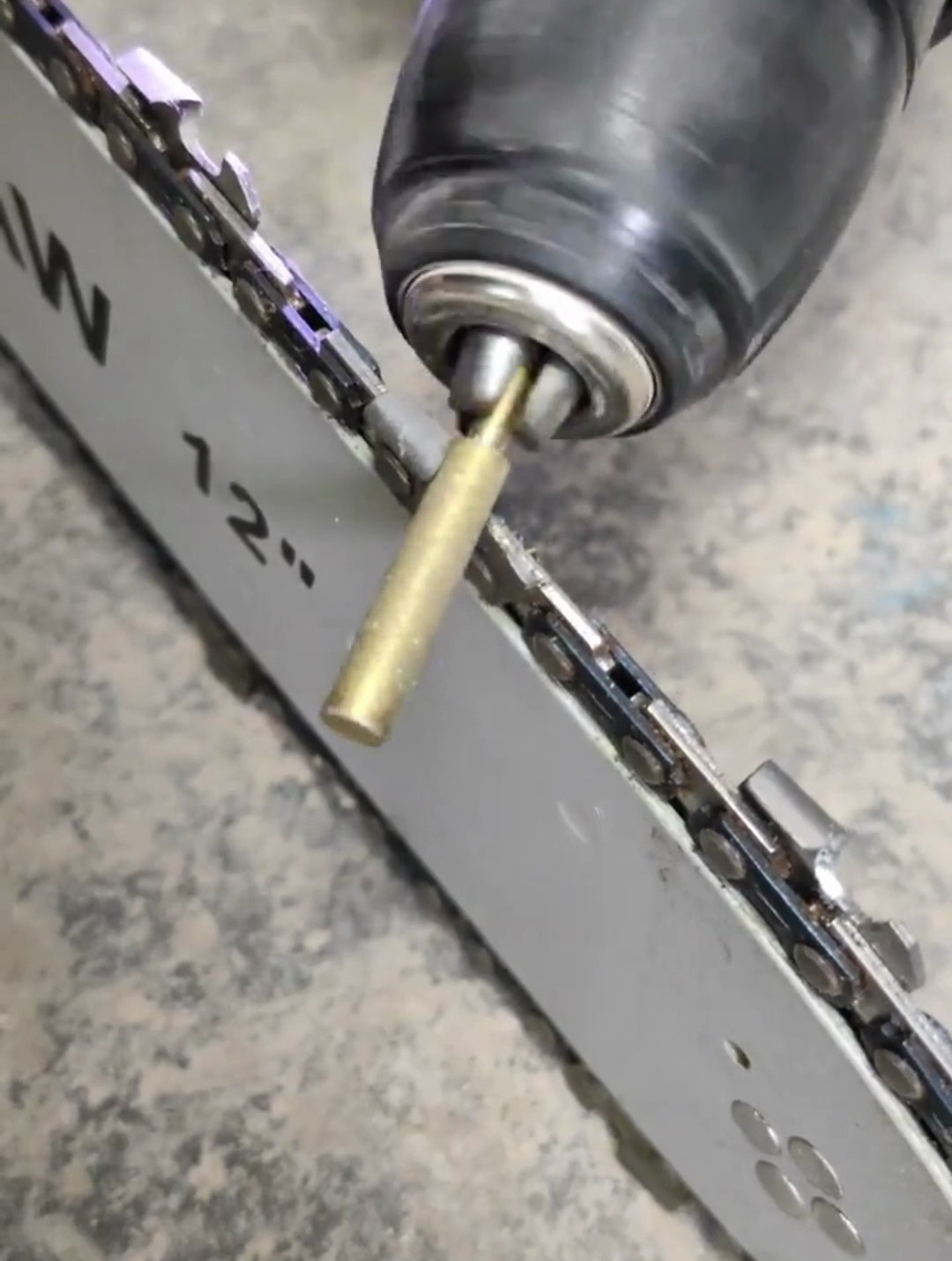 电锯油锯链条不快了有了它竟能让链条有了起死回生的功能