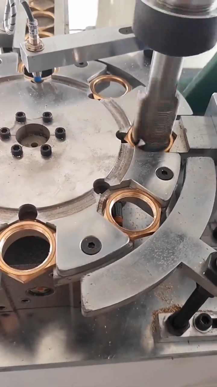 原来螺母是这样攻牙的你见过吗