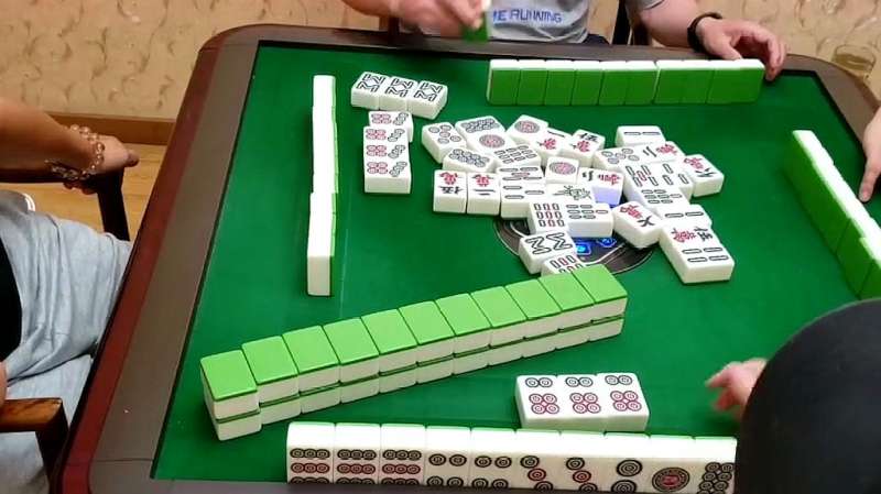 四川麻将这是多贪心清一色不胡去杠牌对家看了欲哭无泪