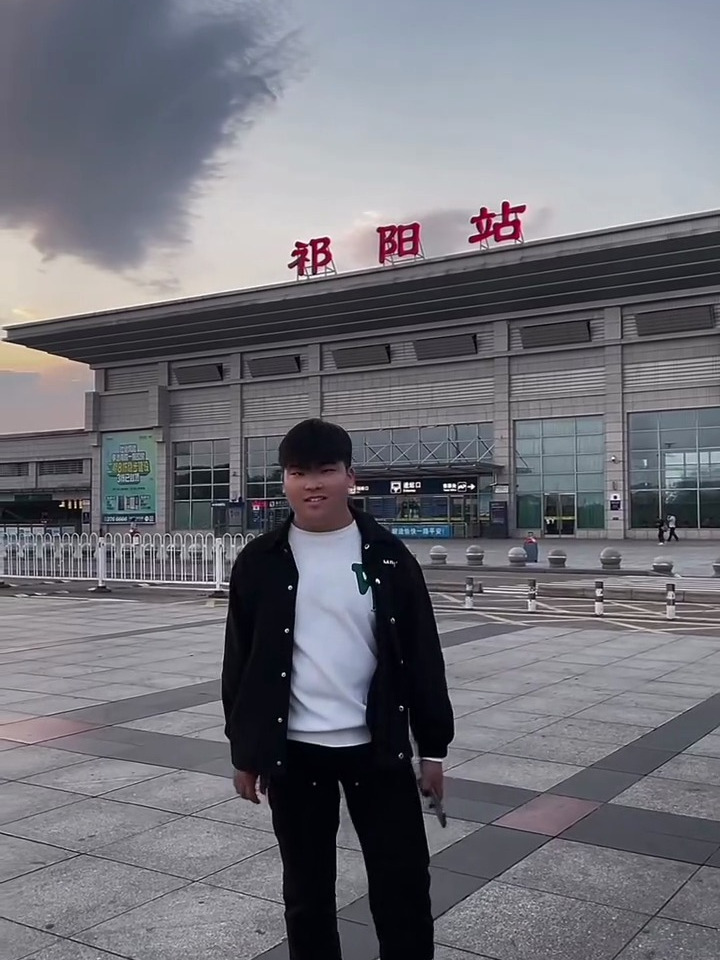 快餐的四大侠:农村扛把子,农村浪人,农村国宝-度小视