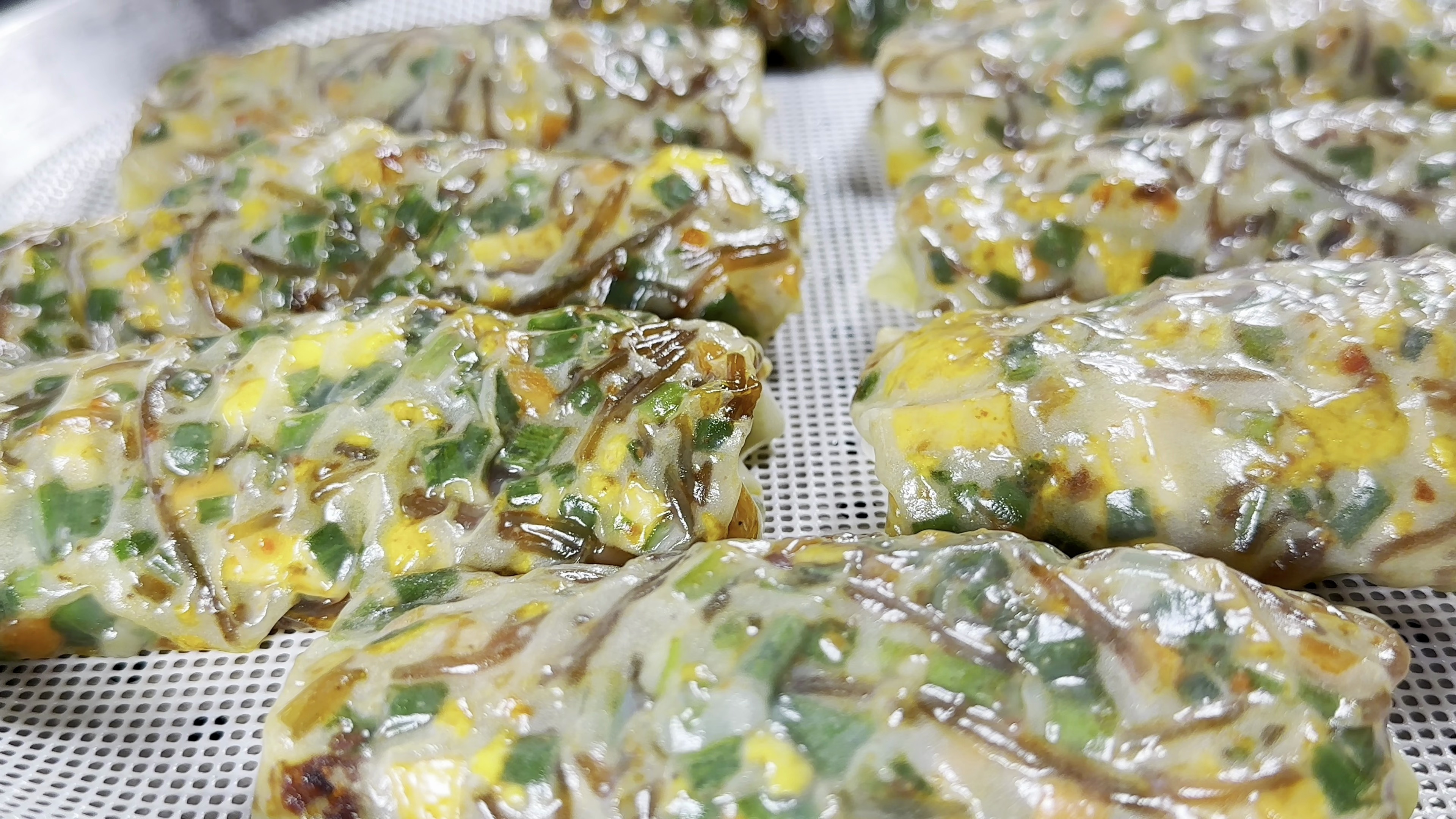 最近韭菜这种做法火了,饭店一份58,在家不到3元,全家人吃不腻