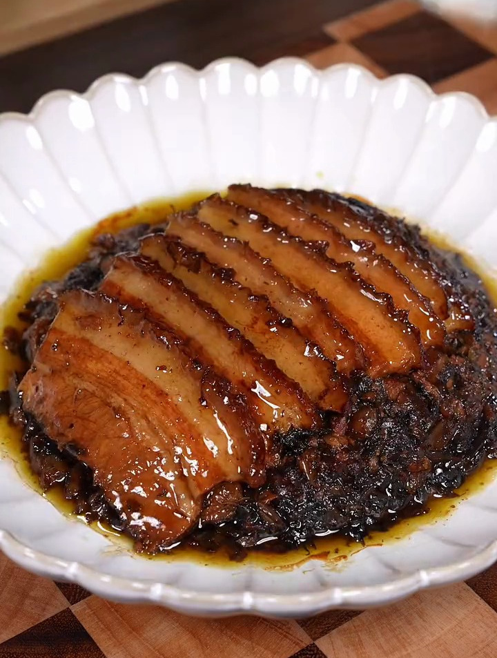 招待客人少不了的梅菜扣肉