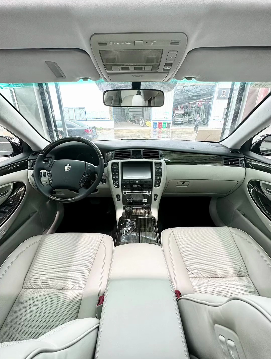 十二代皇冠灰内饰图片分享 12代皇冠 情怀皇冠-度小视