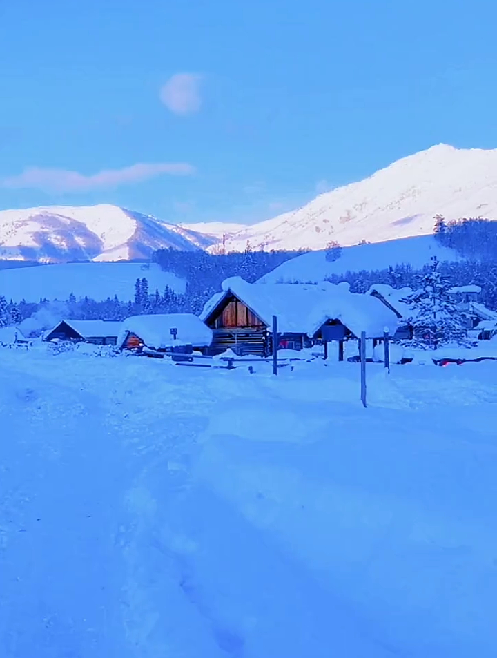 到大山深处的禾木村旅行,看大自然美景和雪山雪景-度小视