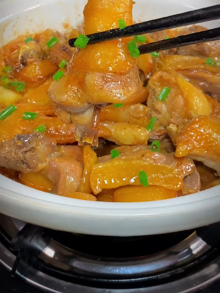 砂煲生焗窑鸡有鸡的一定试试我这样做一打开盖就满屋飘香