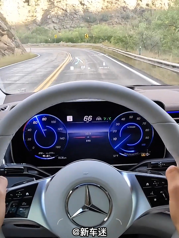 2023款奔驰eqe豪华电动轿车第一视角驾驶这内饰太帅了