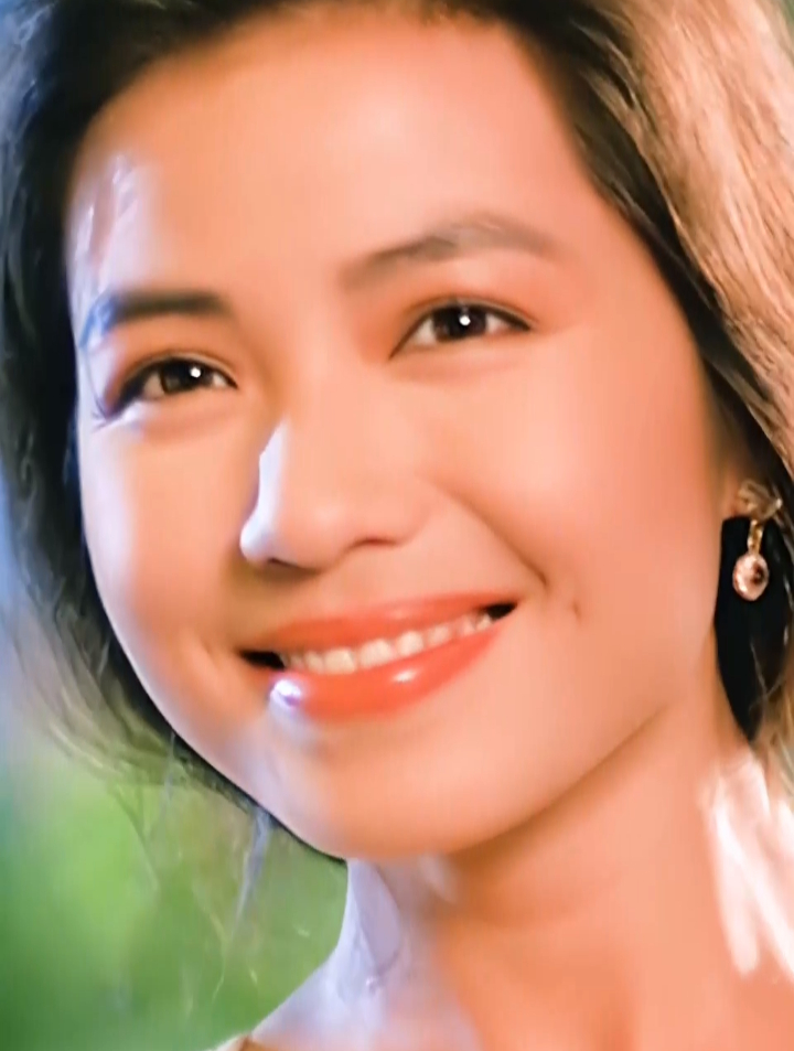 钟楚红,亲切美丽,让人心动,不愧是最美女神!-度小视