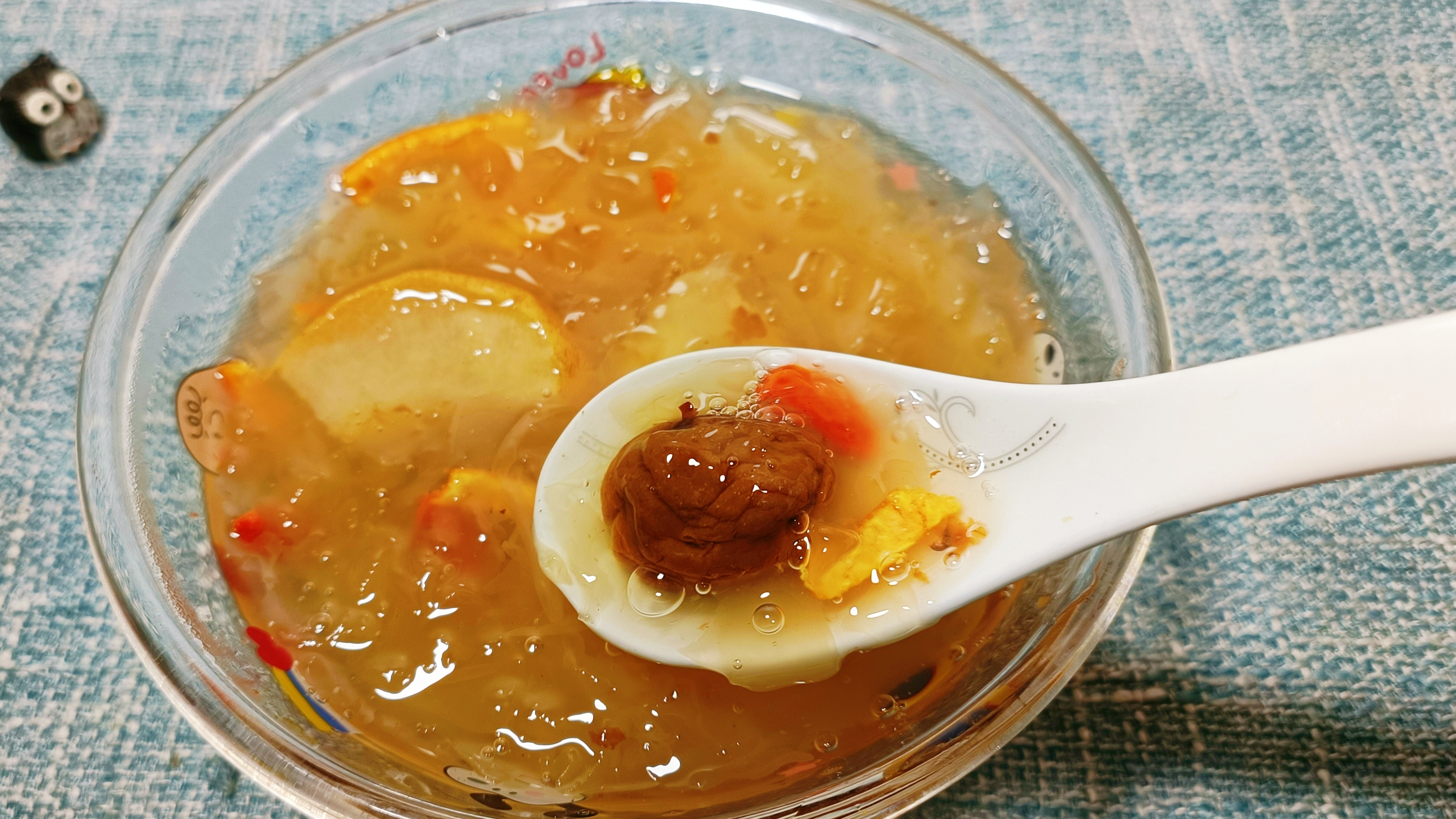 冬天天气干燥,多喝几碗这样的银耳汤,润肺清燥,大人小孩都爱喝