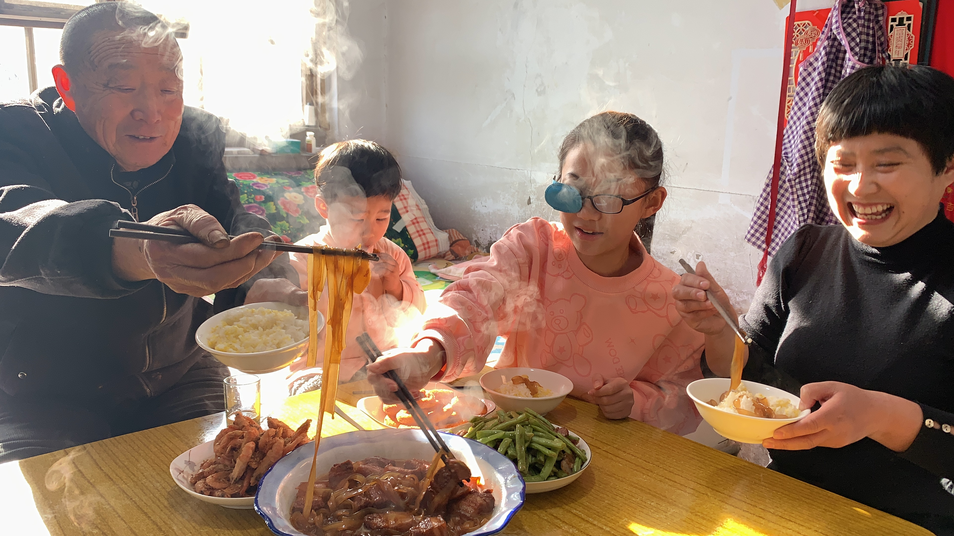 家常猪肉炖粉条,劲道爽滑,二舅说片粉炖肉总也吃不够