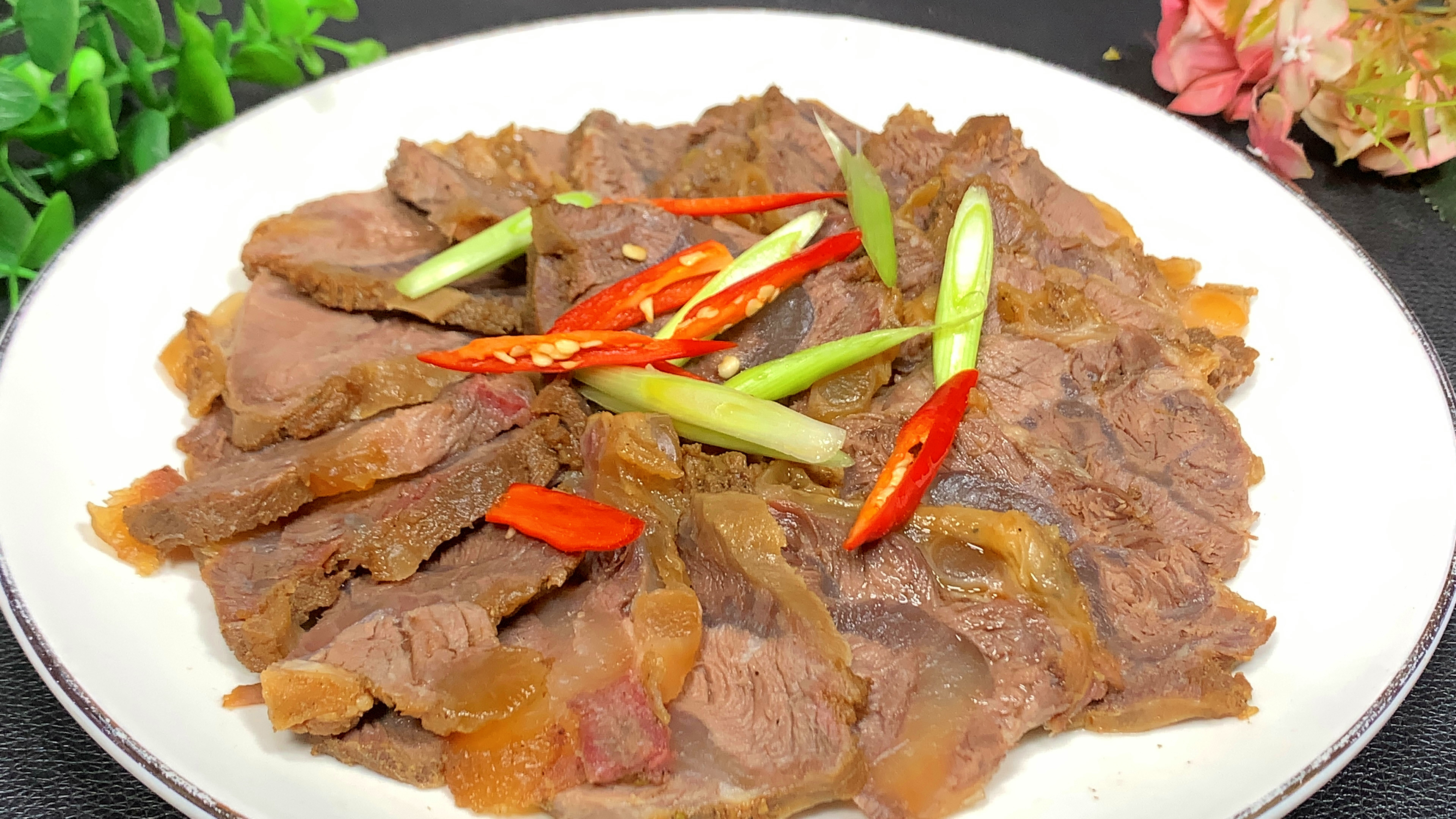 酱牛肉家常做法，详细讲解简单易学，酱香浓郁，家人赞不绝口