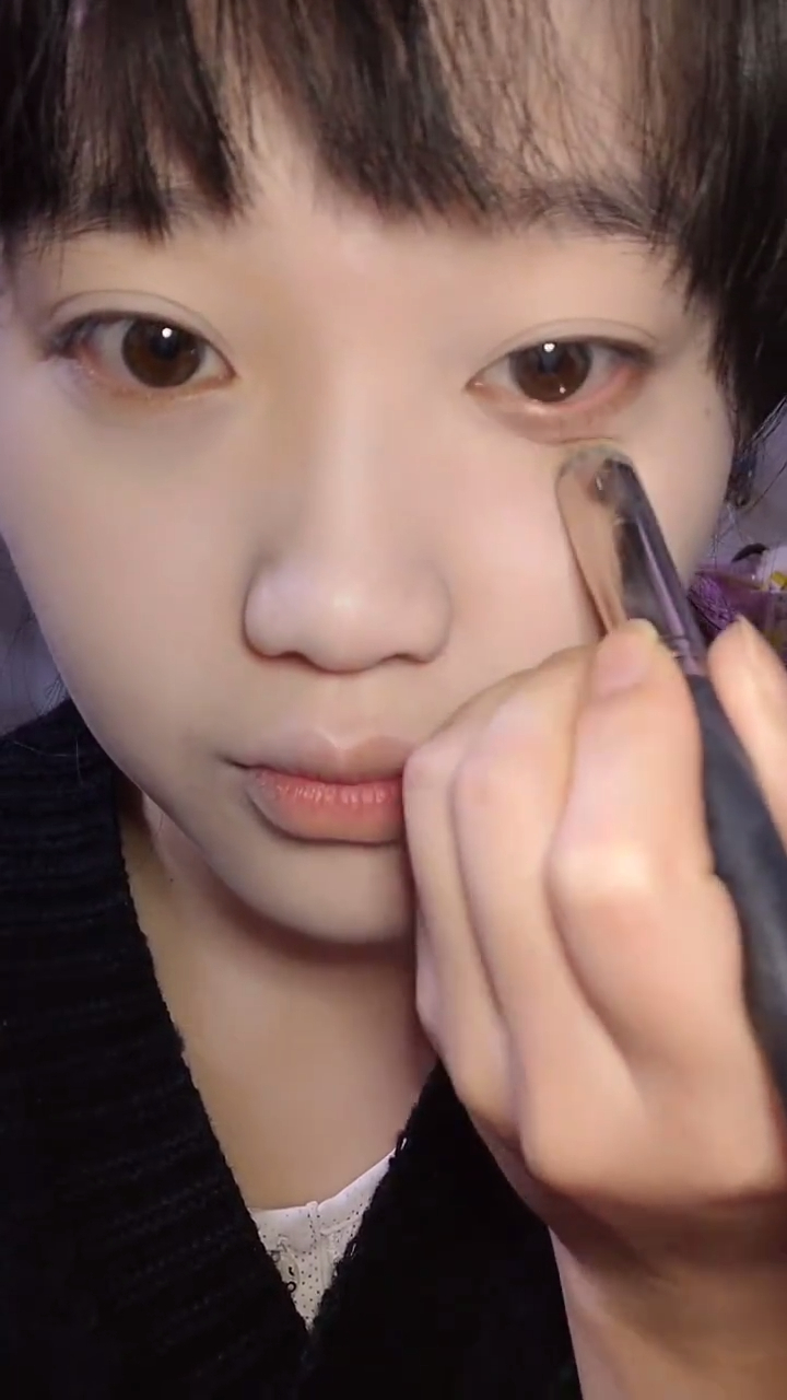 粉粉嫩嫩妆容教程来啦 圆脸女孩冬季淡颜妆