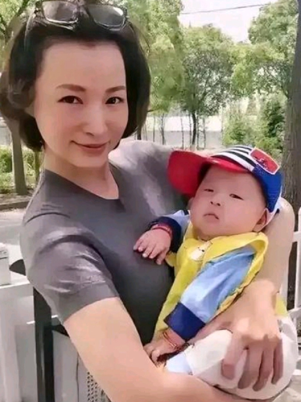 赵忠祥性丑闻被撕开!董卿被迫公开孩子生父,苦瞒多年瞒不住了?