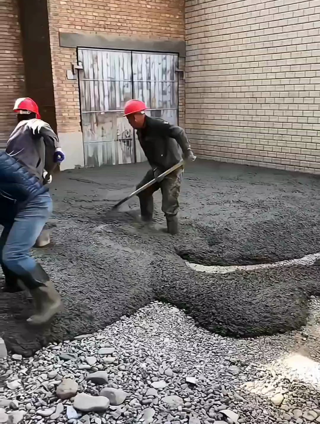 看这个混凝土的状态,标号得有c35吧?