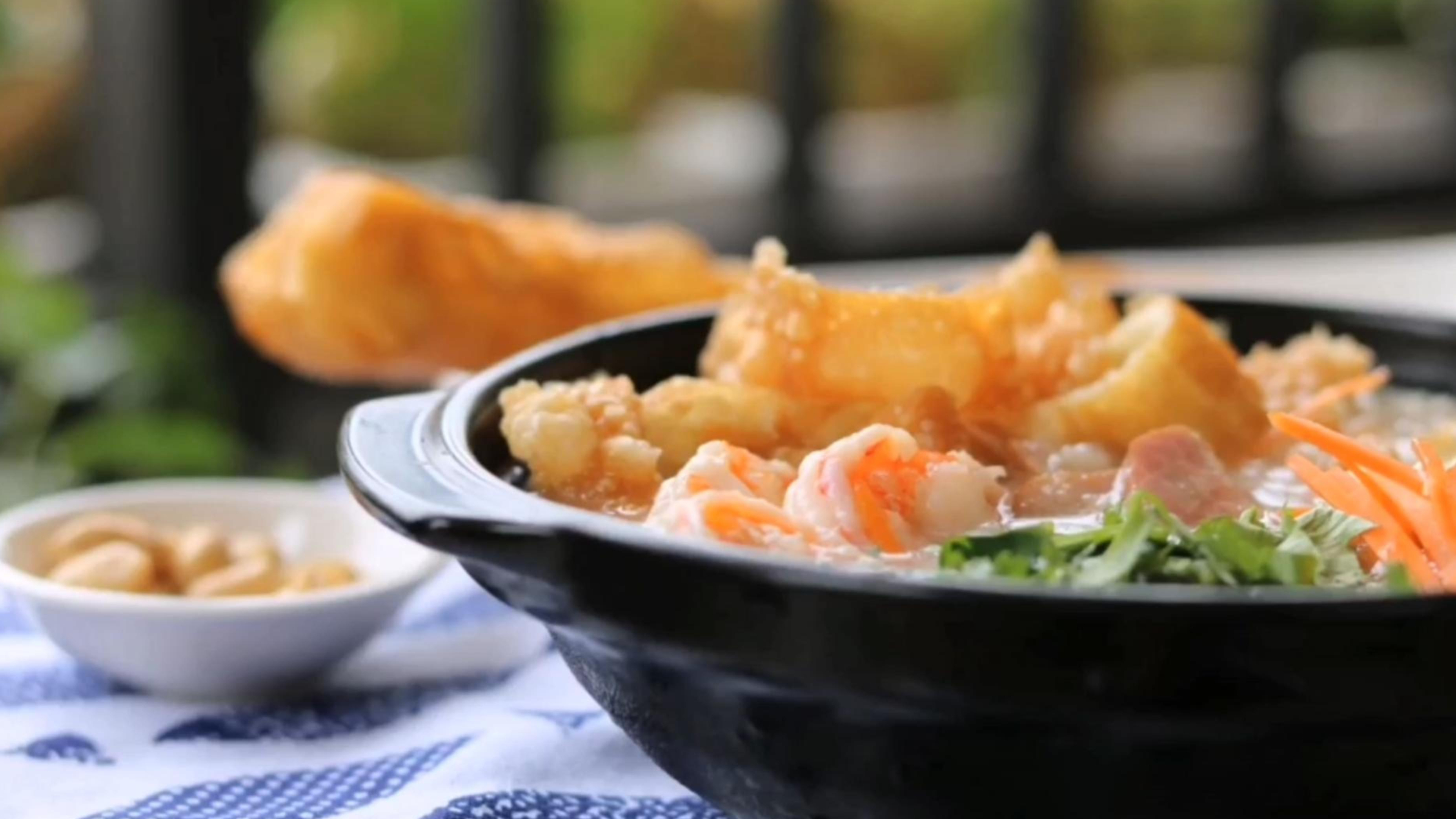 简单家常美食:艇仔粥,这是一道广东美食,美味受欢迎!
