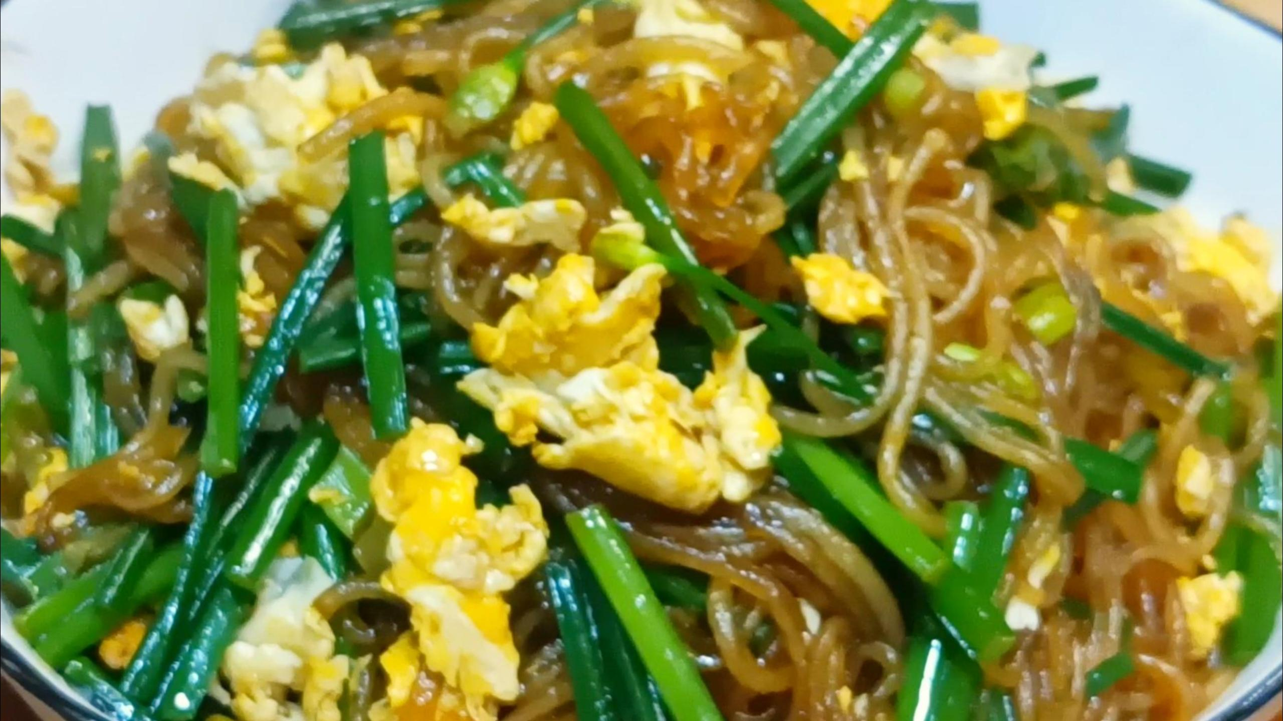 韭菜苔炒鸡蛋粉条家常做法