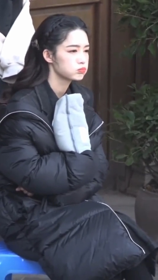 李沁上一秒嘟嘟嘴,下一秒a爆了!难道这就是演员的必备技能!