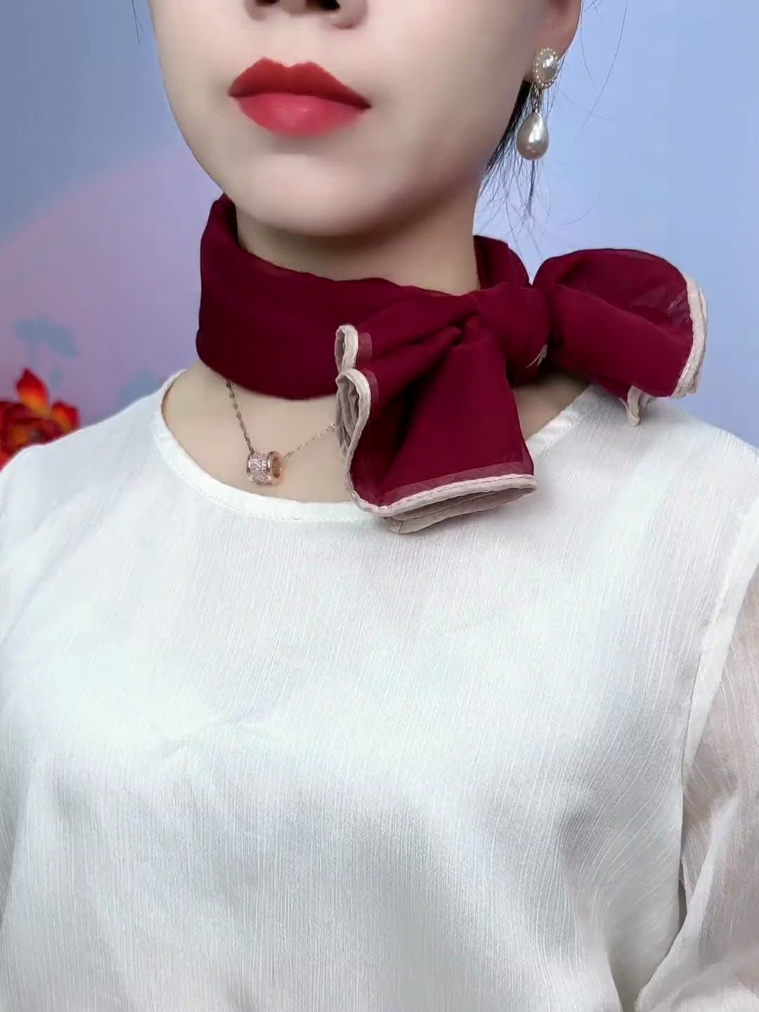 丝巾这样系出的蝴蝶结太美了