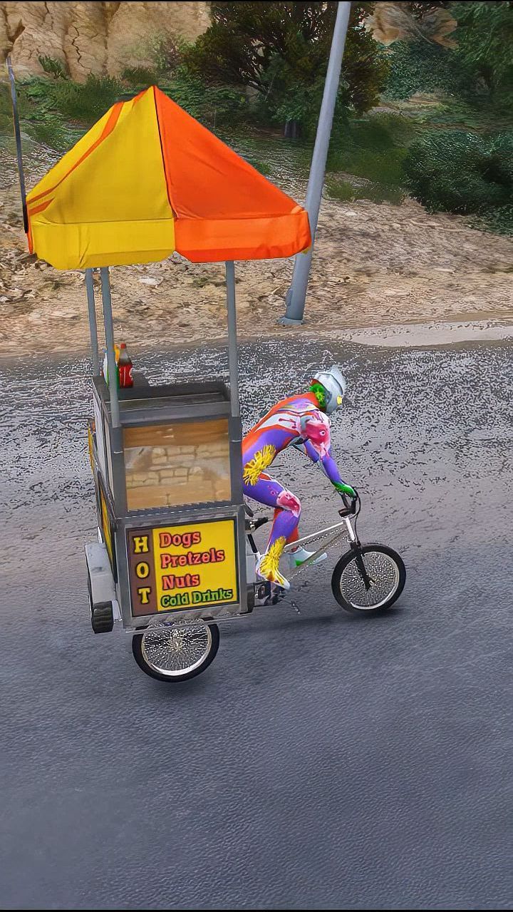 迪迦哥哥骑三轮车送货