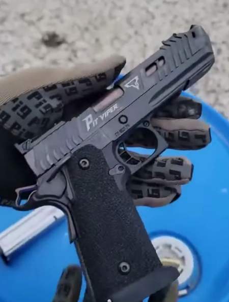 塔兰战术公司"sti 2011战斗大师"手枪,口径9×19mm,后坐力较小-度小视
