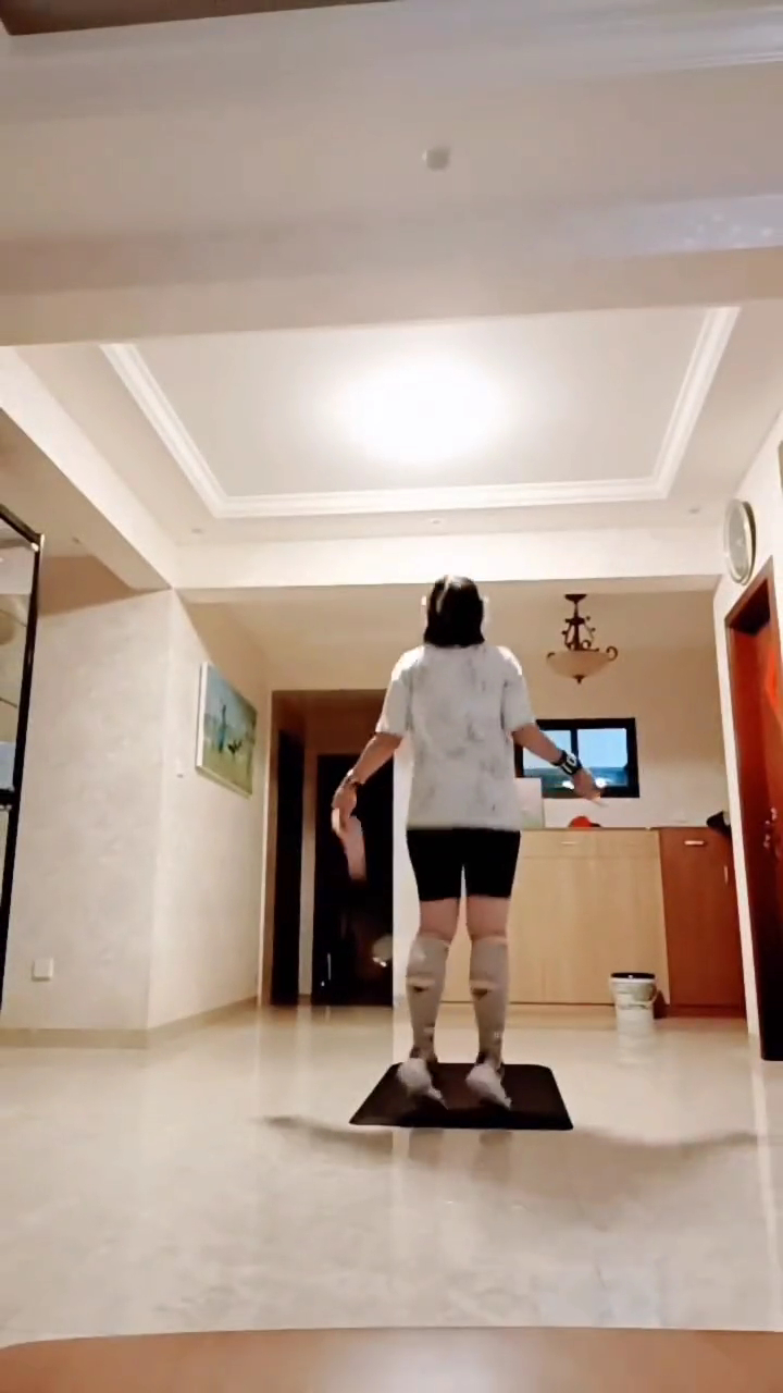 冬天的你胖了嘛?赶紧减肥,因为春天快来了,无绳跳绳教程