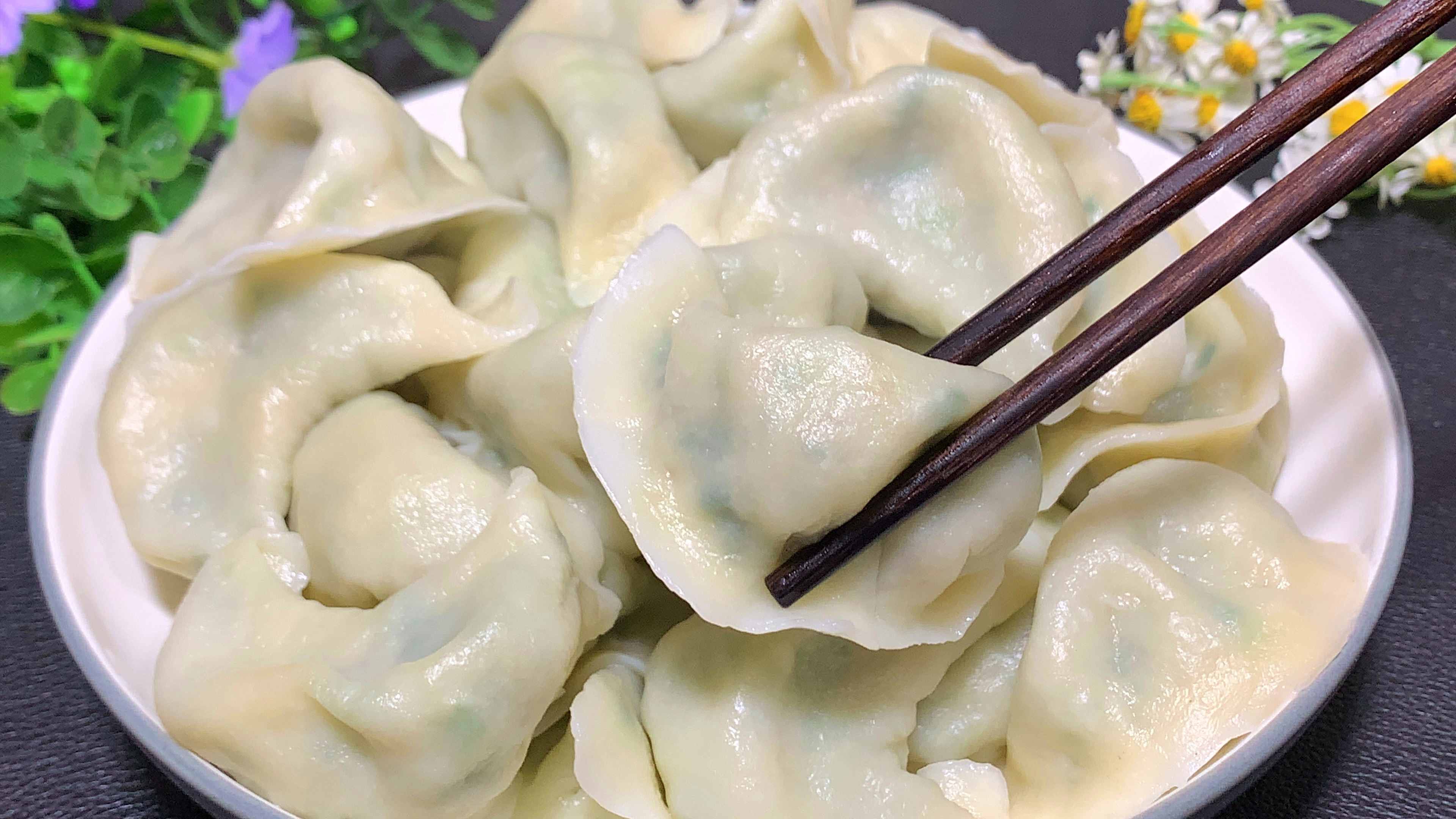 花生米包饺子，没想到这么好吃，家里孩子点名要吃，出锅太香了