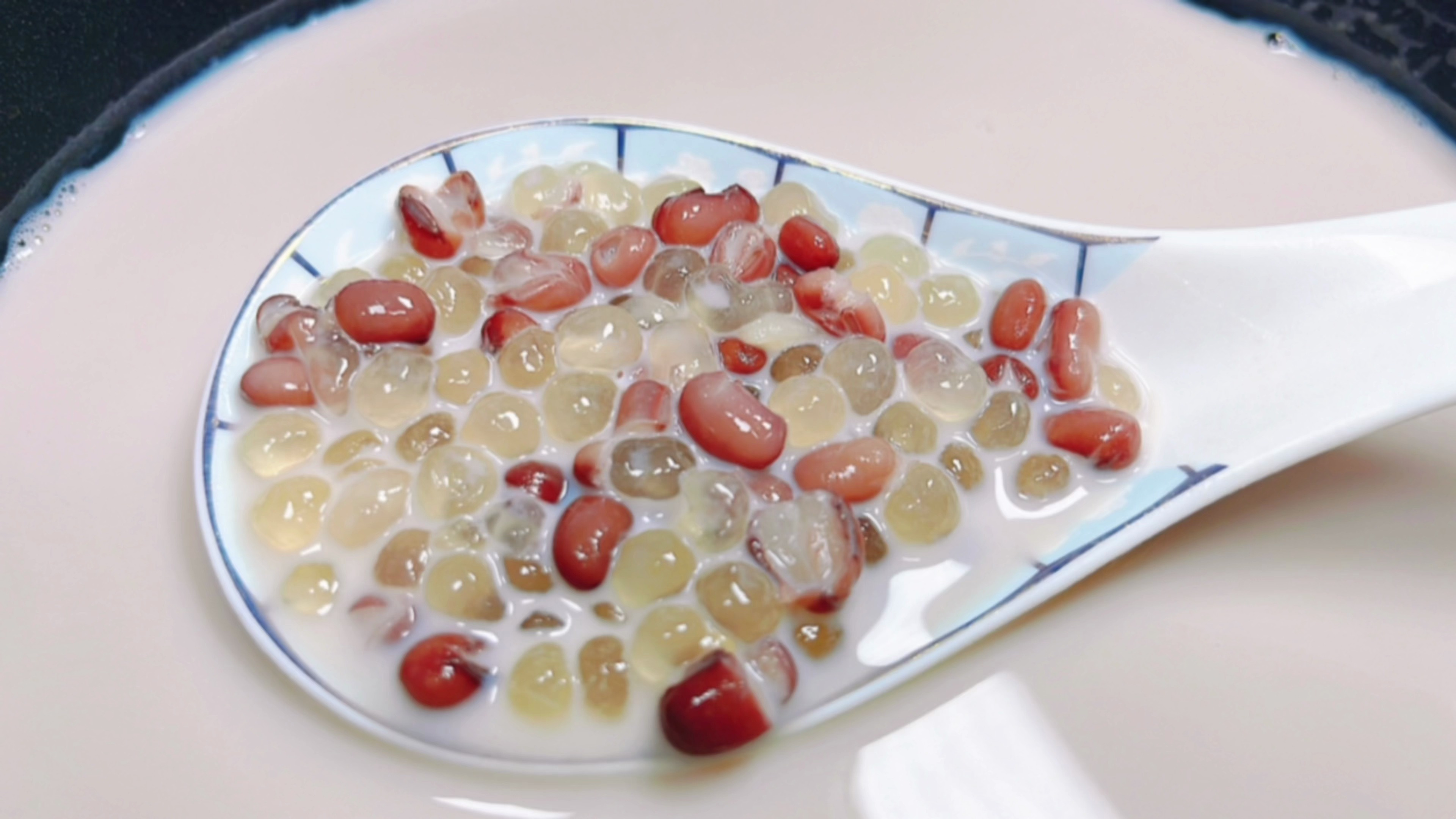 学会这道甜品奶茶店都少去了,牛奶红豆西米露,做法简单味道好