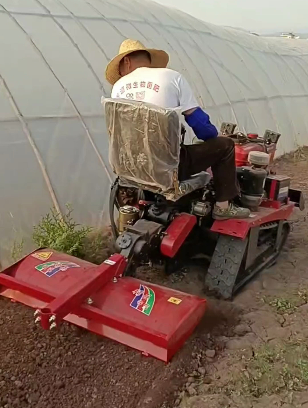 25马力履带式旋耕机,大棚旋耕好帮手