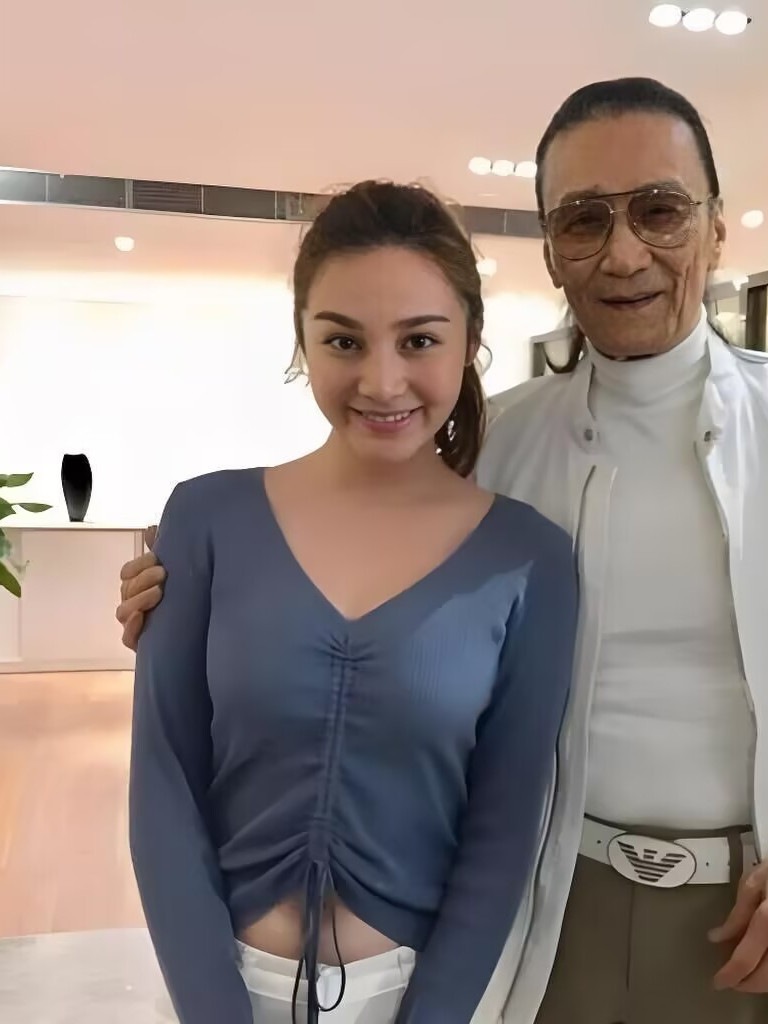 张柏芝这次忍不住了,直接公开三胎和谢贤的真实关系,谢霆锋呆了