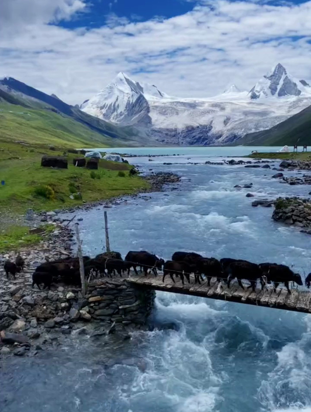 这里是中国西藏萨普神山