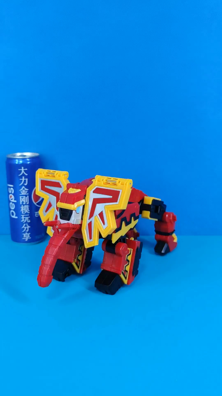 咖宝车神之重工战队兽王泰山猛象形态