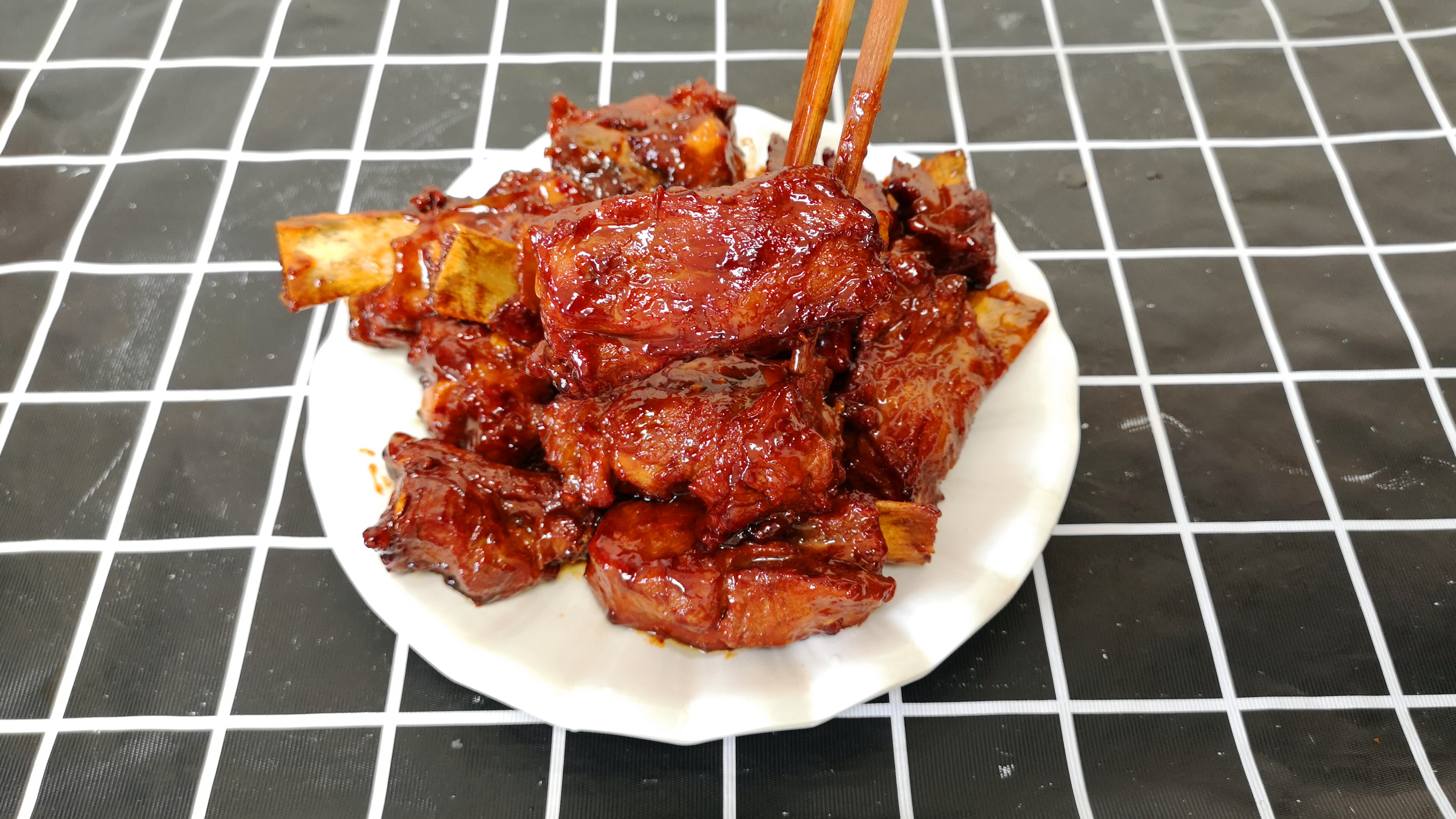 这红烧排骨太诱人了,大厨详细讲解技巧,色泽红亮,肉质软烂,香