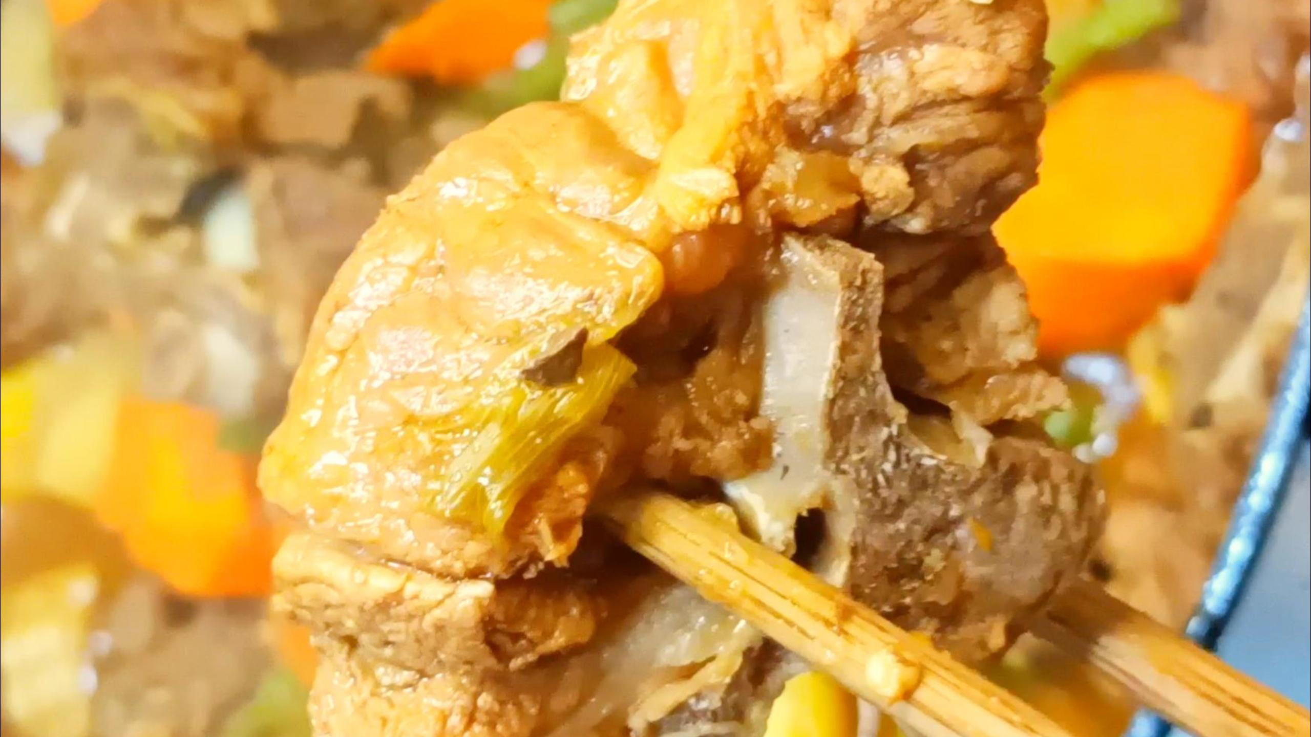 猪脊骨炖土豆,啃骨头吃肉特别过瘾