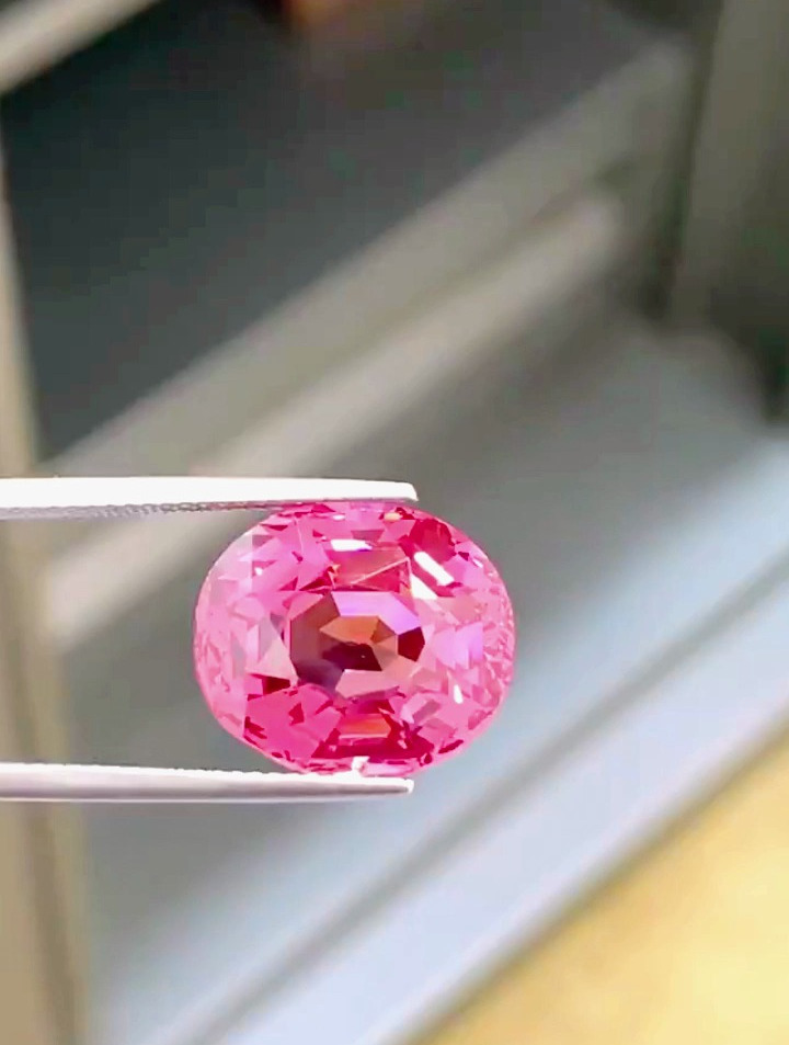 极美的荧光粉色系 精品值得收藏欣赏,马拉亚石榴石