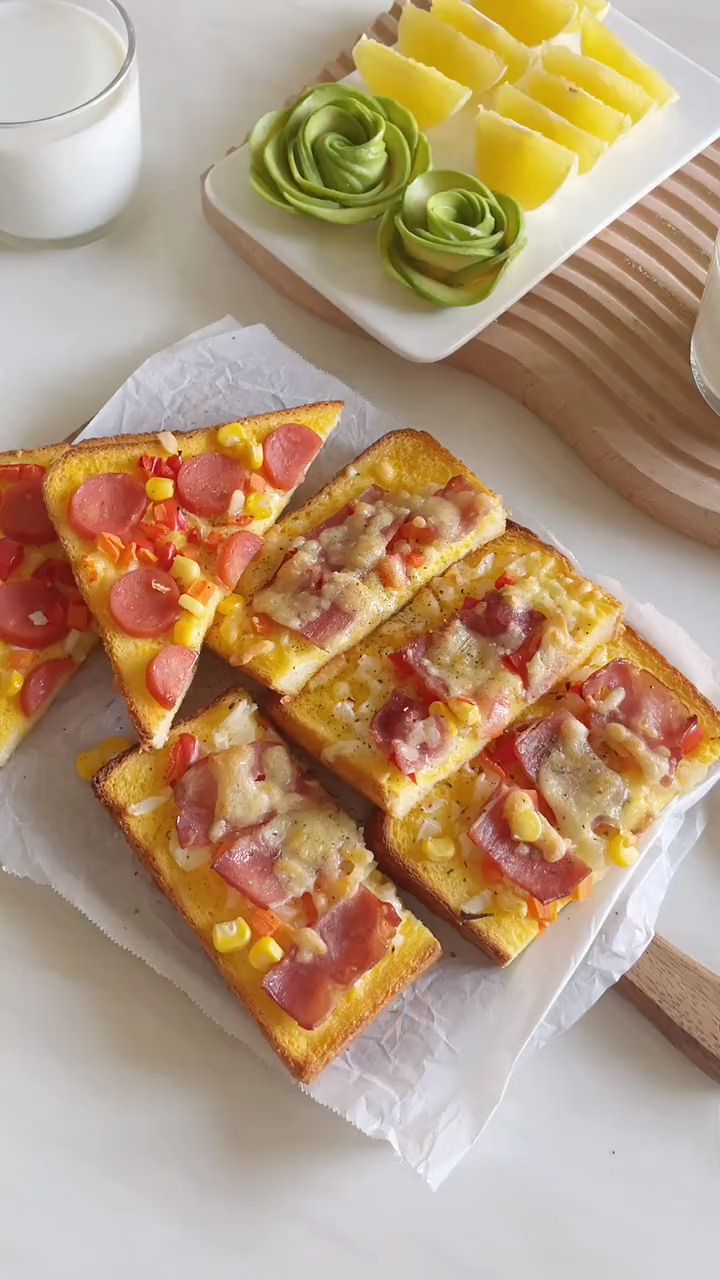 "这个夏天真好,有爱有风 有你在"今天是吐司版小披萨~-度小视